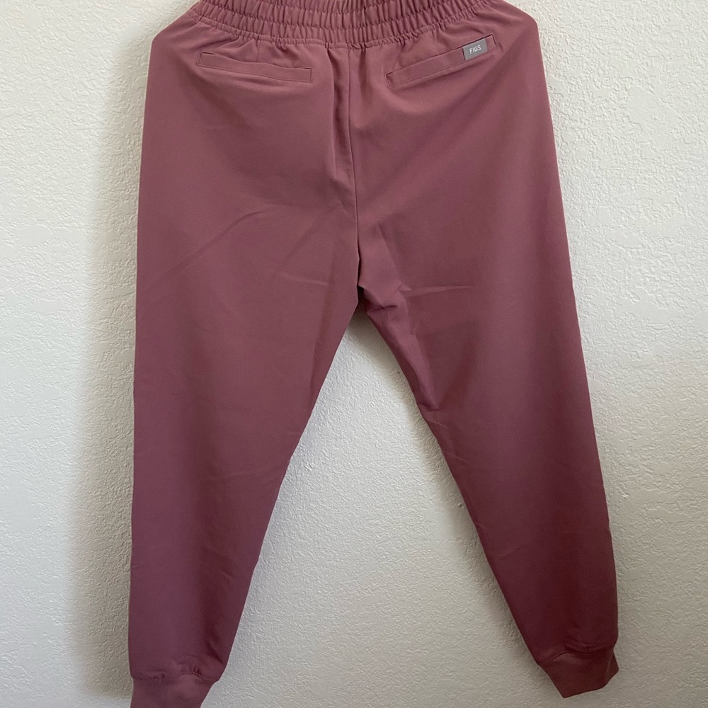 FIGS - women's Mineral Mauve Grenelle - Petite Jogger Scrub Pants - XS Petite